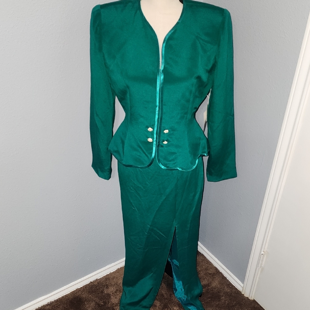 Rimini Emerald Green Silk Women's Skirt suit
